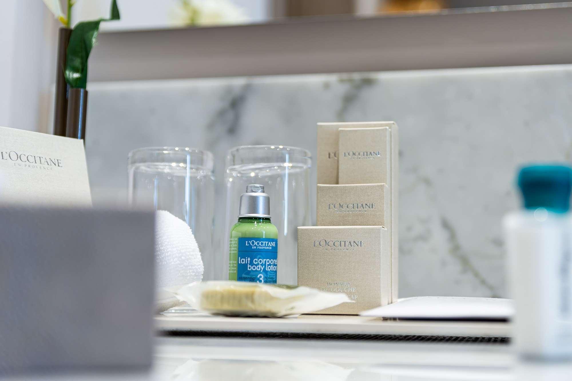 Hotel York Luxury Suites Medellin By Preferred מראה חיצוני תמונה L'OCCITANE amenities