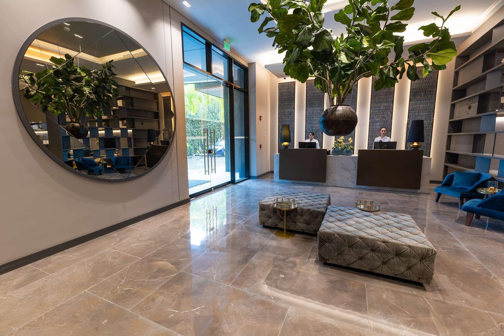 Hotel York Luxury Suites Medellin By Preferred מראה חיצוני תמונה The lobby of the hotel