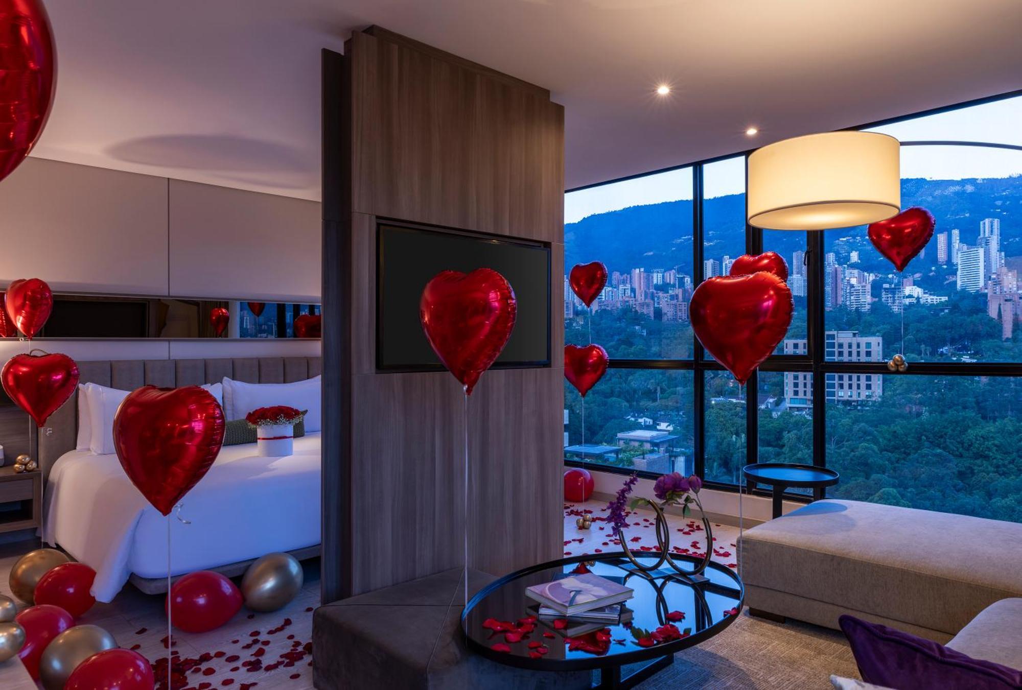 Hotel York Luxury Suites Medellin By Preferred מראה חיצוני תמונה A bedroom at the hotel