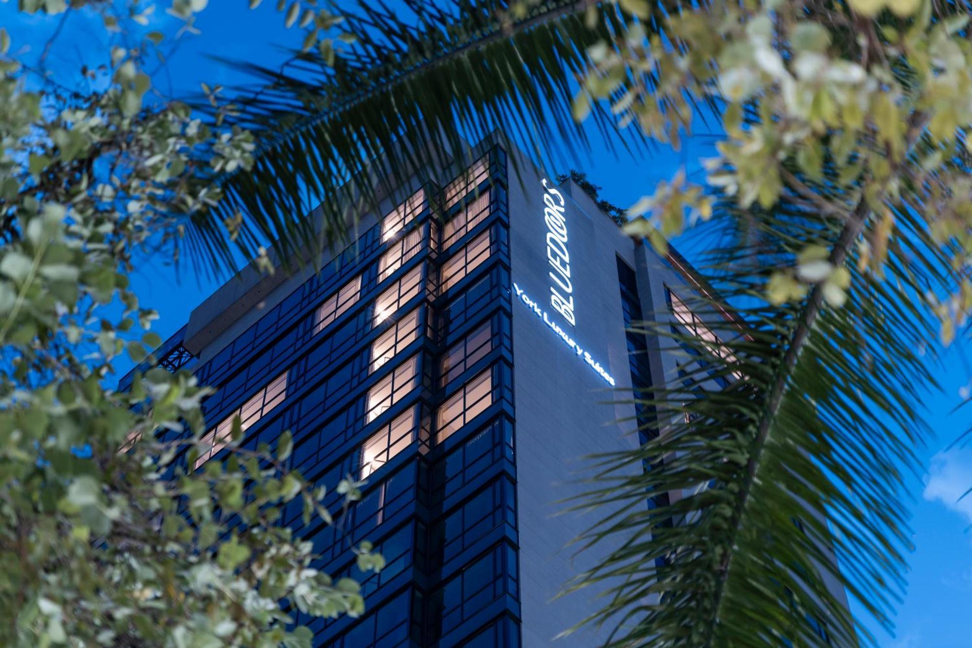 Hotel York Luxury Suites Medellin By Preferred מראה חיצוני תמונה The Icon